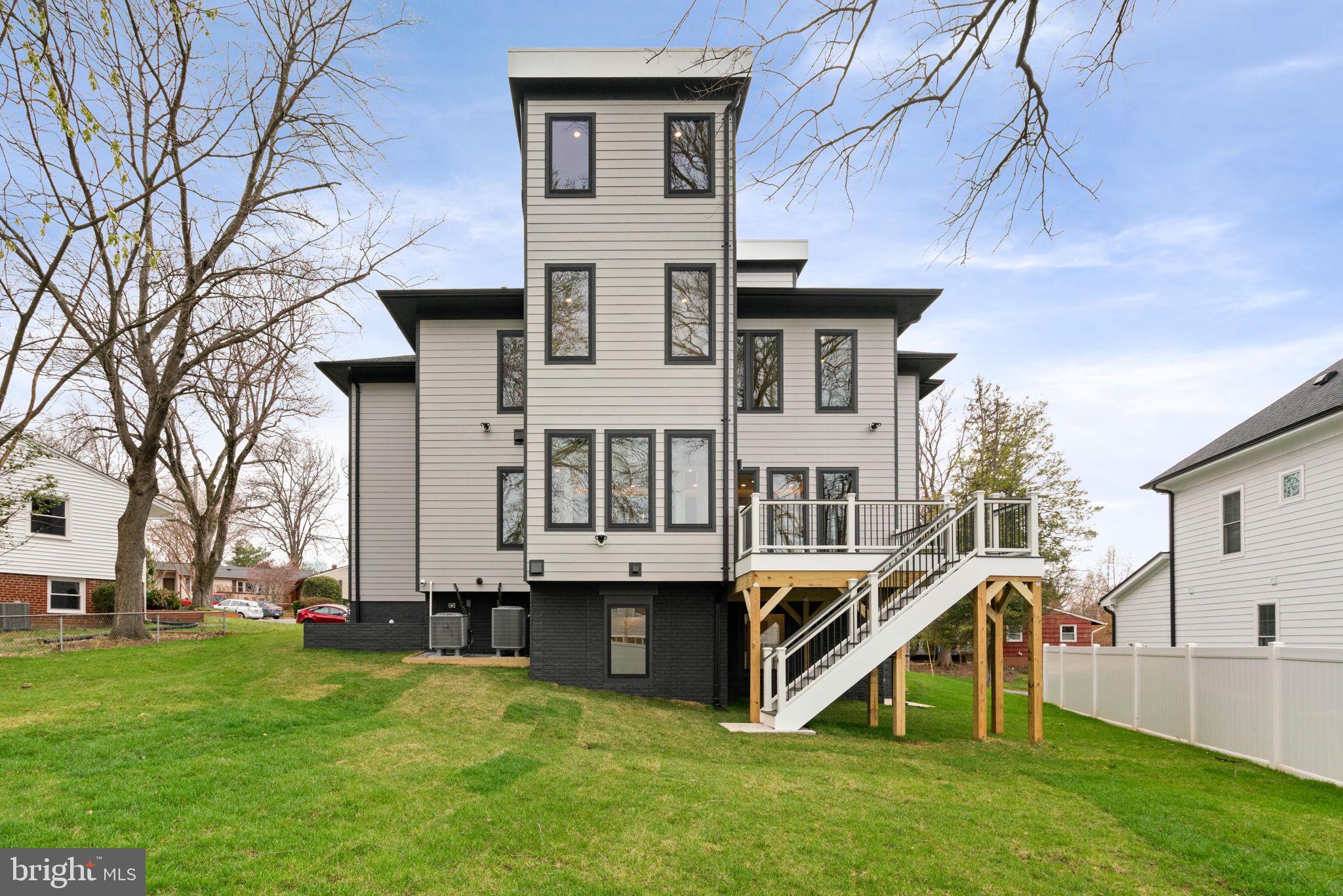 VIENNA WOODS - Residential