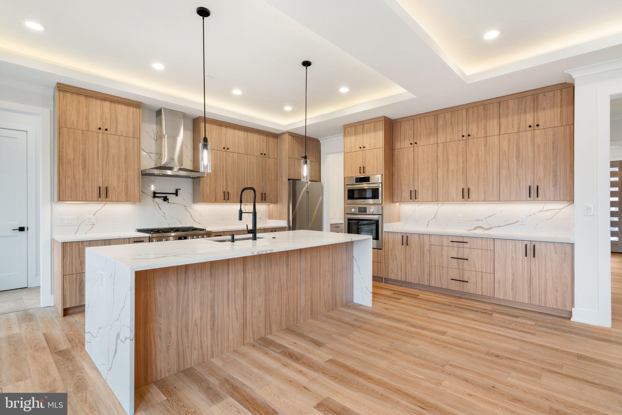 VIENNA WOODS - Residential