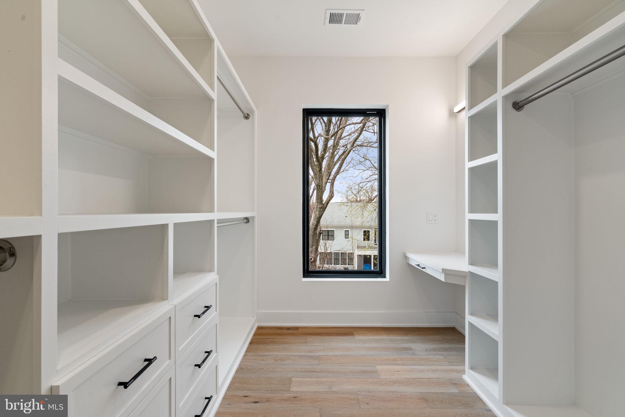 VIENNA WOODS - Residential