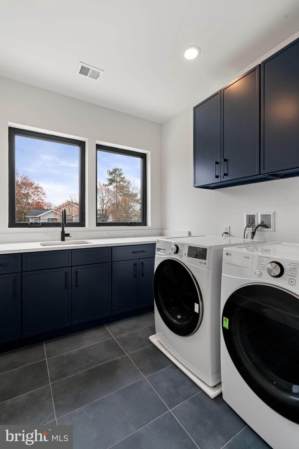 VIENNA WOODS - Residential