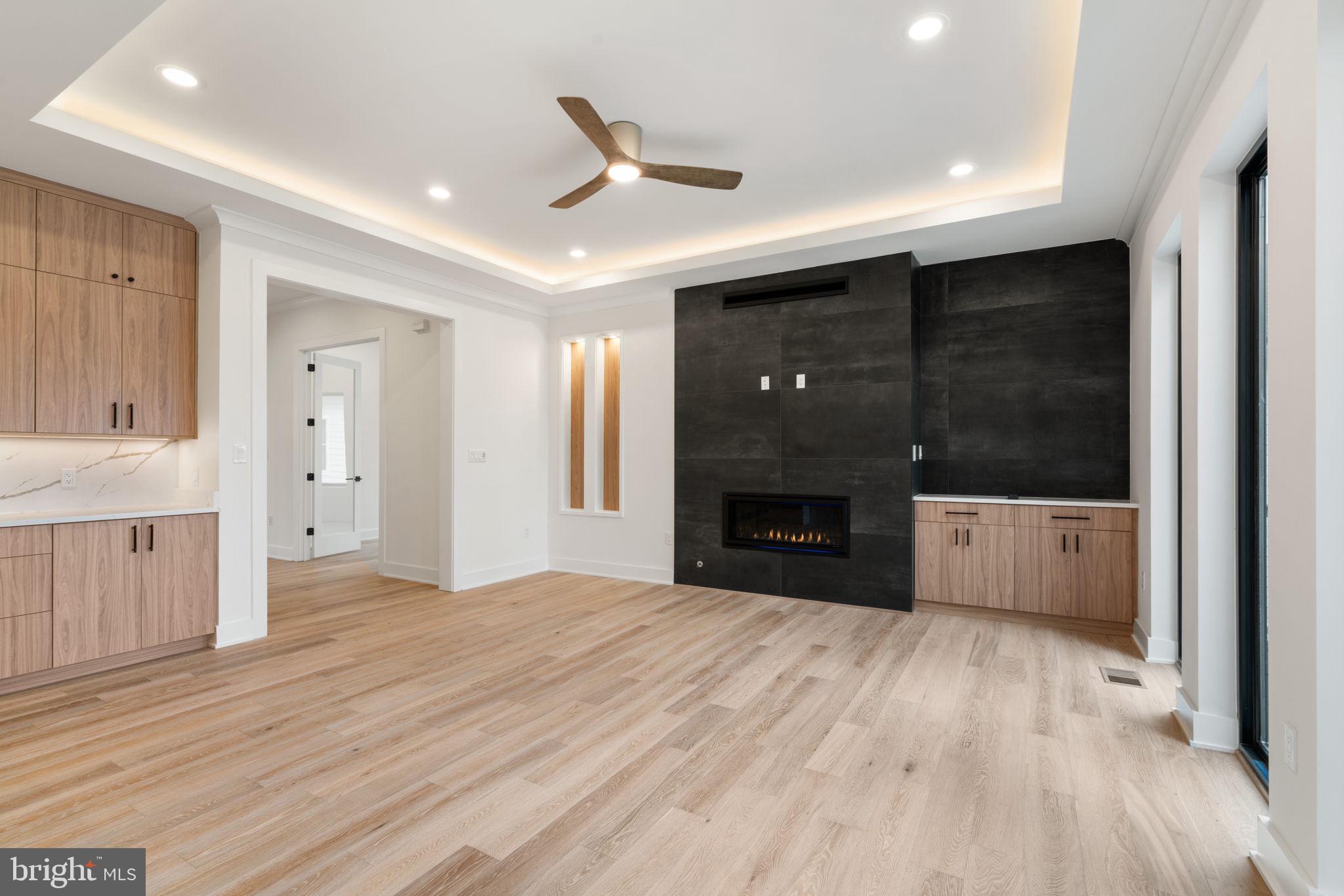 VIENNA WOODS - Residential