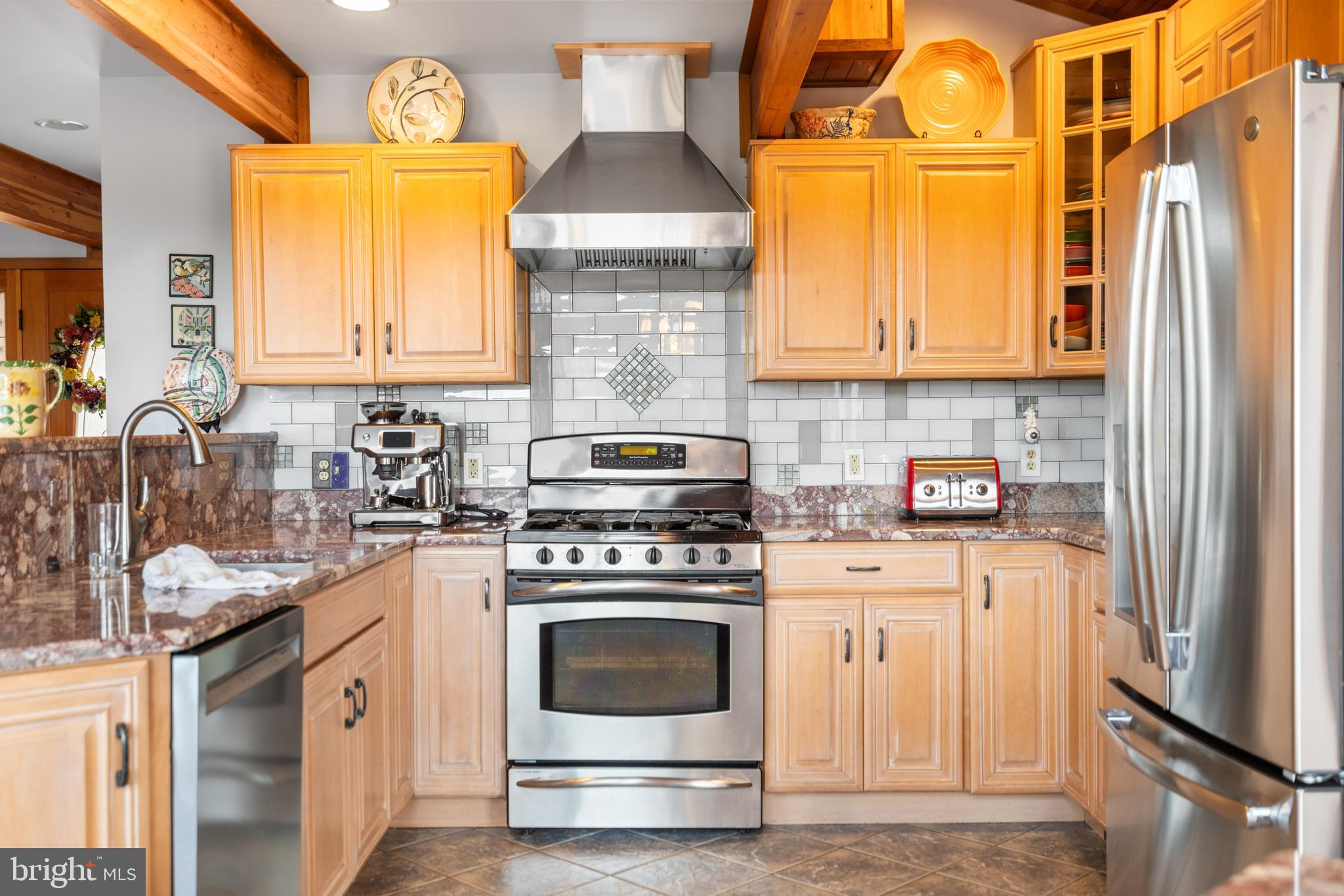 ROUND TOP ESTATES - Residential