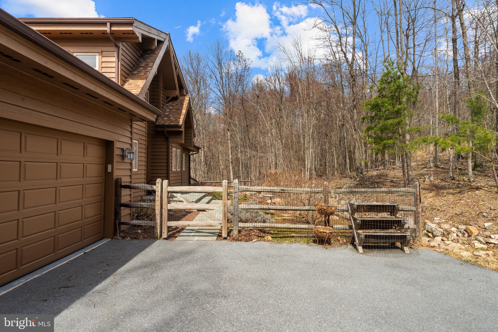 ROUND TOP ESTATES - Residential