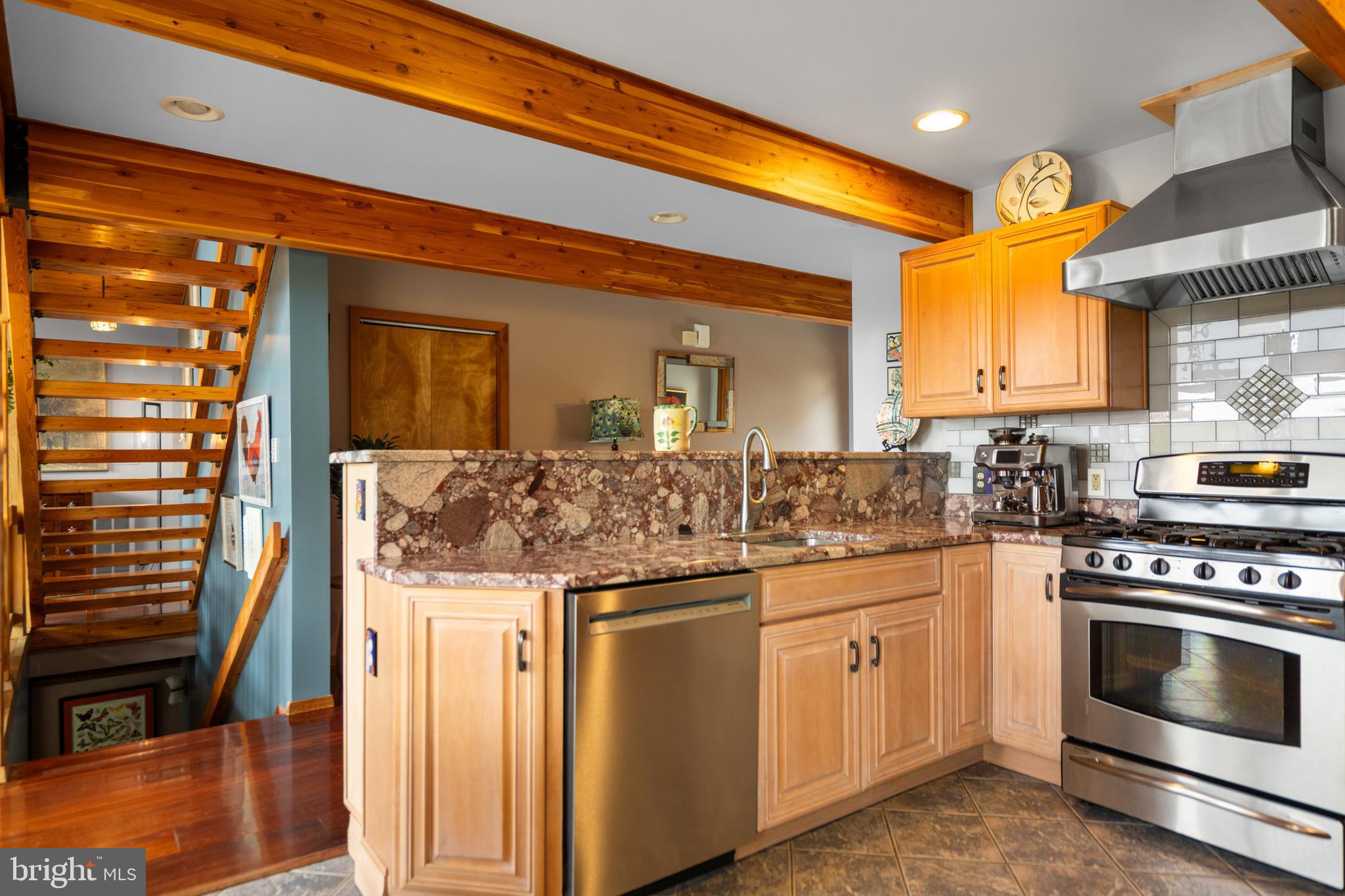 ROUND TOP ESTATES - Residential