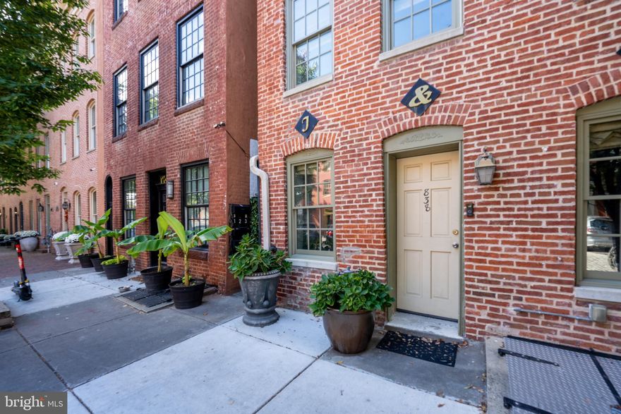 Bright & Spacious 2BR/2BA in the Heart of Fells Point – Steps from the Waterfront & Whole Foods
Welcome to 838 S Bond Street, a beautifully laid-out 2-bedroom, 2-bath apartment located on the second floor of a classic Fells Point walk-up. This nearly 1,200 sq ft home offers a generous and functional floor plan, ideal for city living with room to breathe.
The front of the unit features a spacious living room with great natural light, perfect for relaxing or entertaining. A large dining area opens to a well-equipped kitchen with ample storage and countertop space. The bedrooms are thoughtfully separated for privacy—each with access to a full bath—making this home a great fit for roommates, guests, or work-from-home setups.
Enjoy the unbeatable location just steps from the waterfront promenade, where morning jogs and evening strolls come with harbor views. Whole Foods is right around the corner, and you’re within walking distance to the very best of Fells Point, Harbor East, and Canton—including top-rated restaurants, cafés, boutiques, and nightlife. Commuting is a breeze with easy access to I-83, I-95, and downtown Baltimore.
This well-maintained unit offers historic charm with modern convenience, all in one of the city’s most walkable and sought-after neighborhoods.