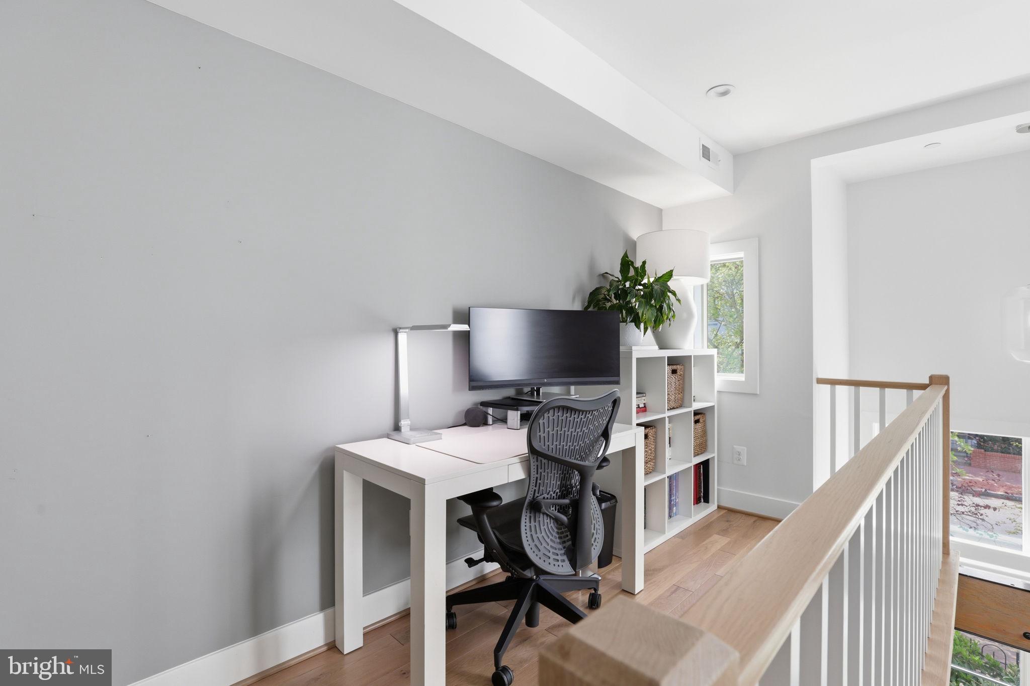 LOGAN CIRCLE - Residential