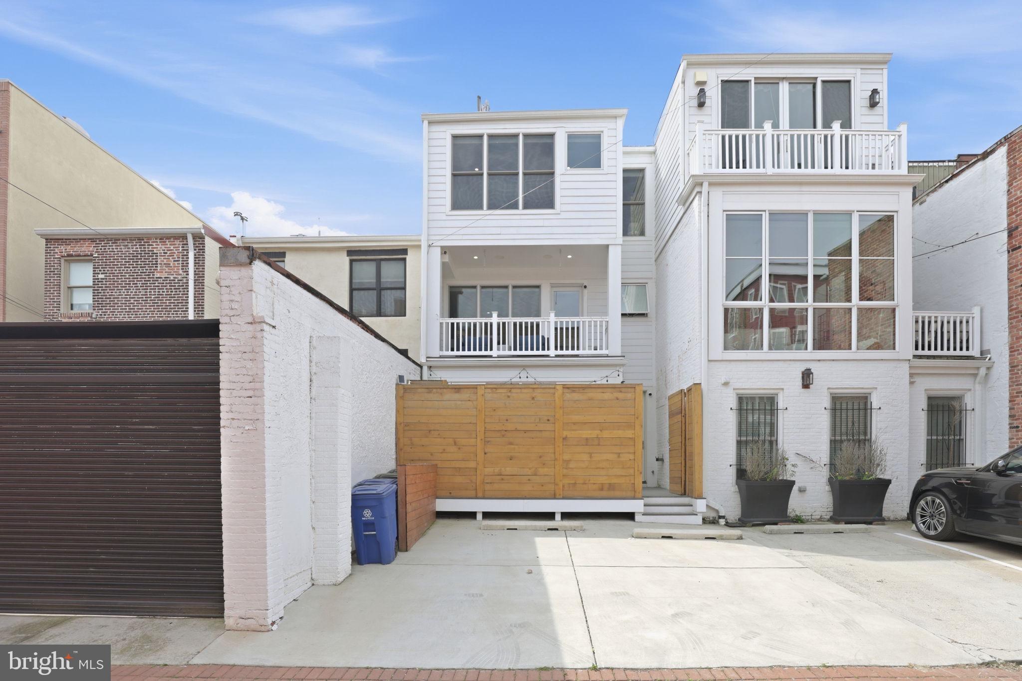 LOGAN CIRCLE - Residential
