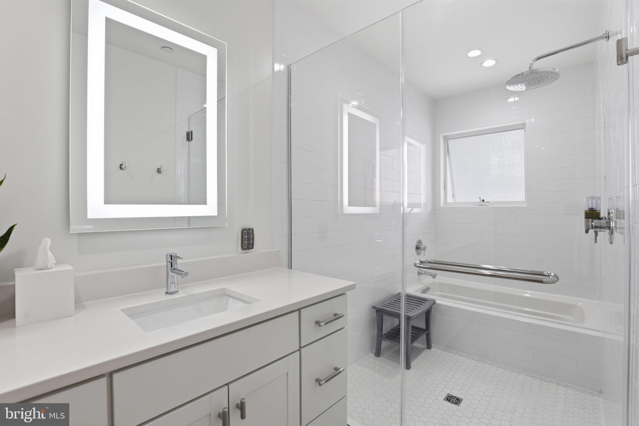 LOGAN CIRCLE - Residential