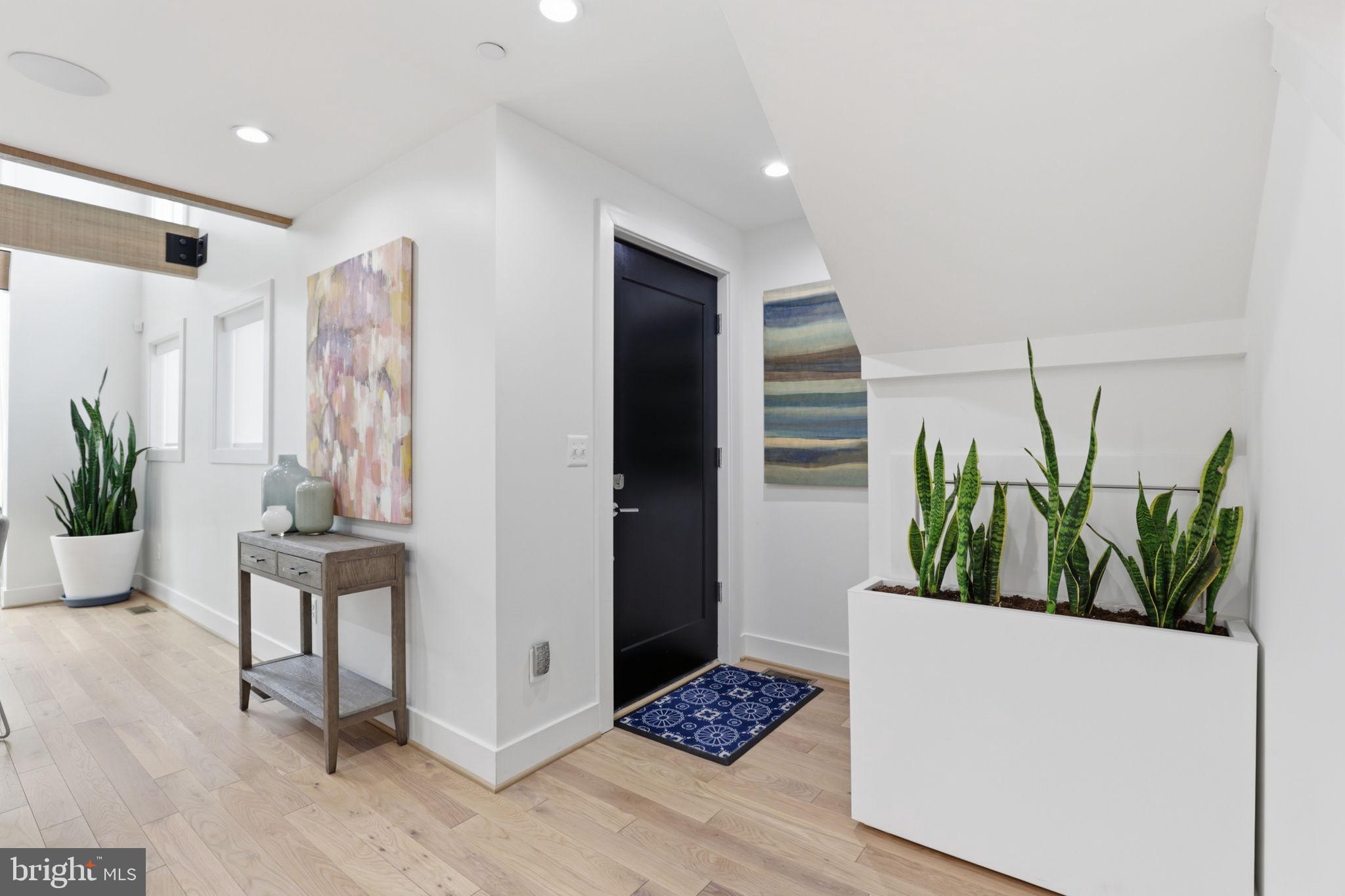 LOGAN CIRCLE - Residential