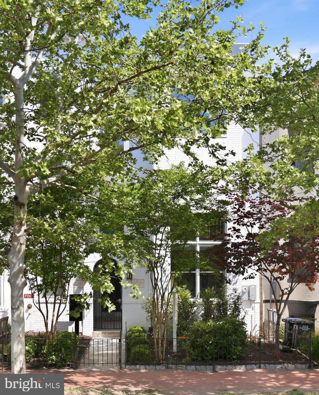 LOGAN CIRCLE - Residential