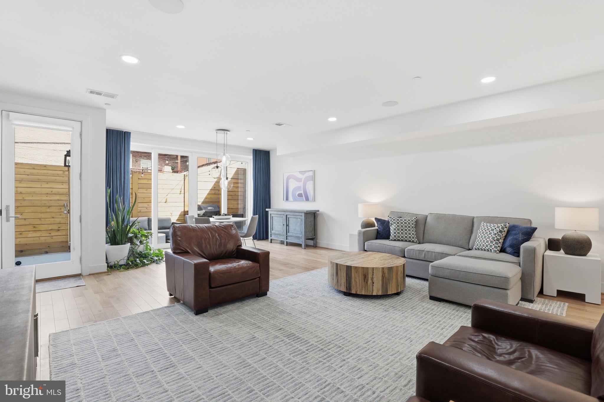LOGAN CIRCLE - Residential