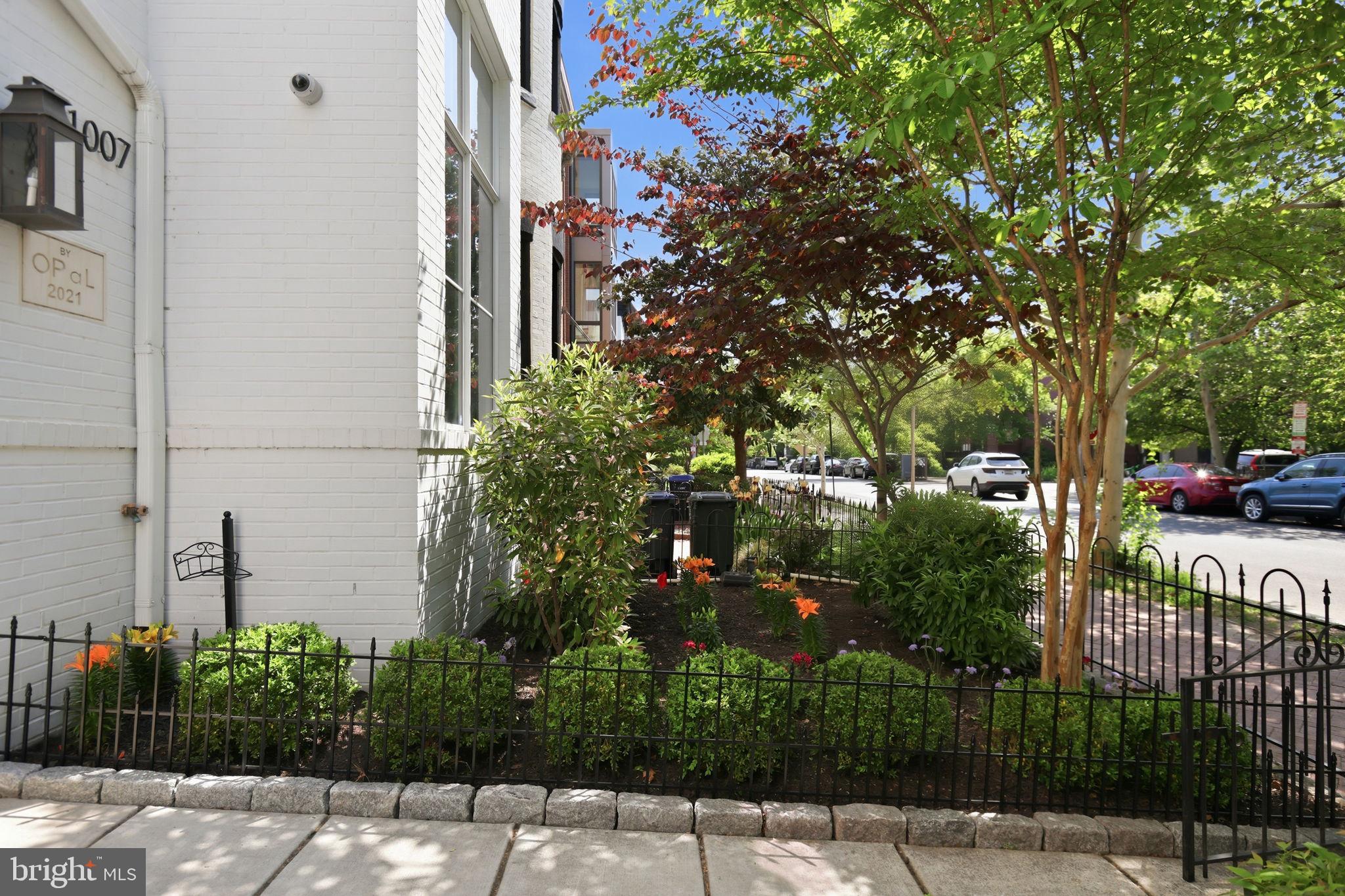 LOGAN CIRCLE - Residential