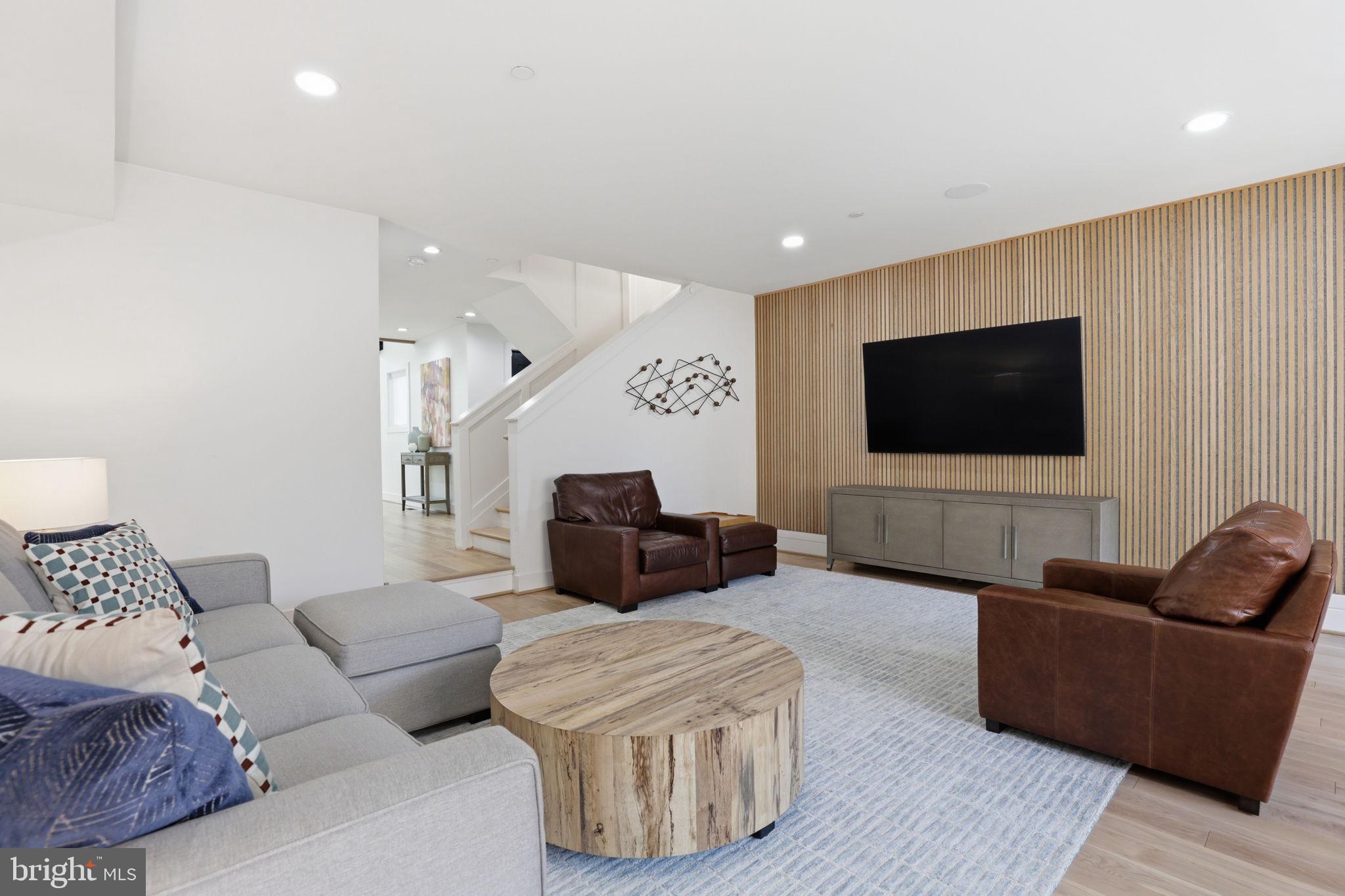 LOGAN CIRCLE - Residential