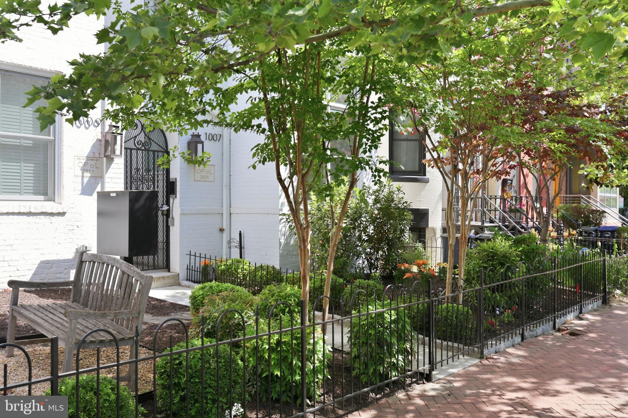 LOGAN CIRCLE - Residential