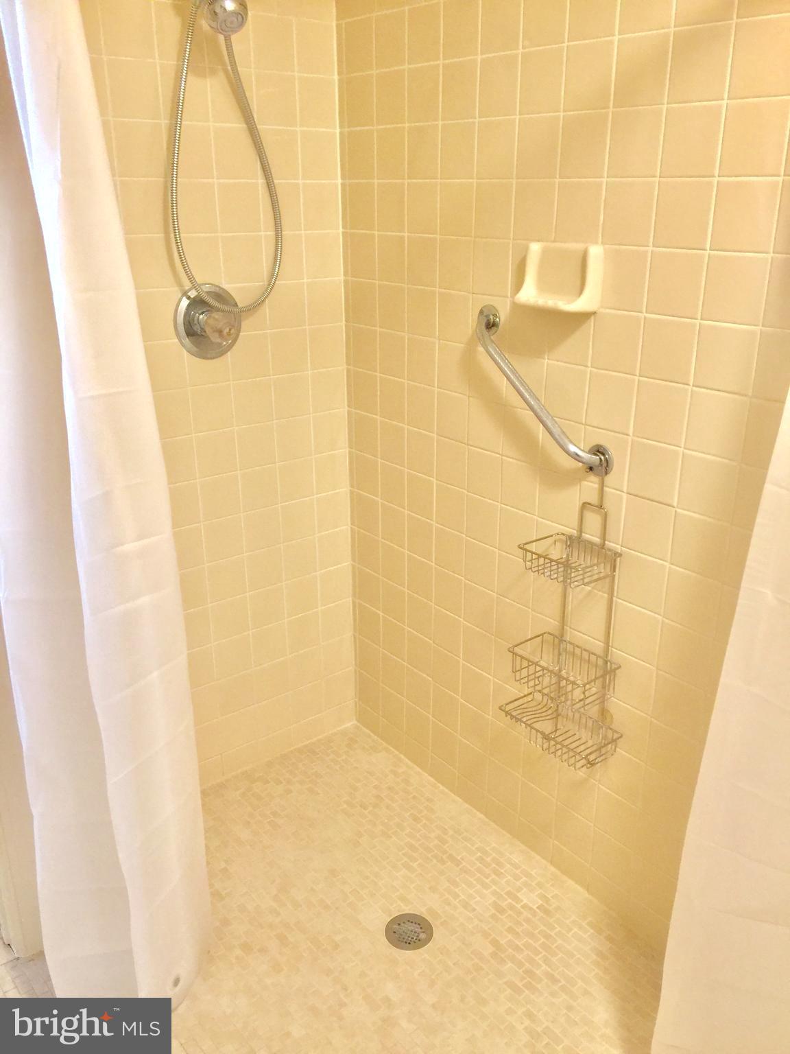 PT ROCKVILLE OUT RES. 3 - Residential Lease