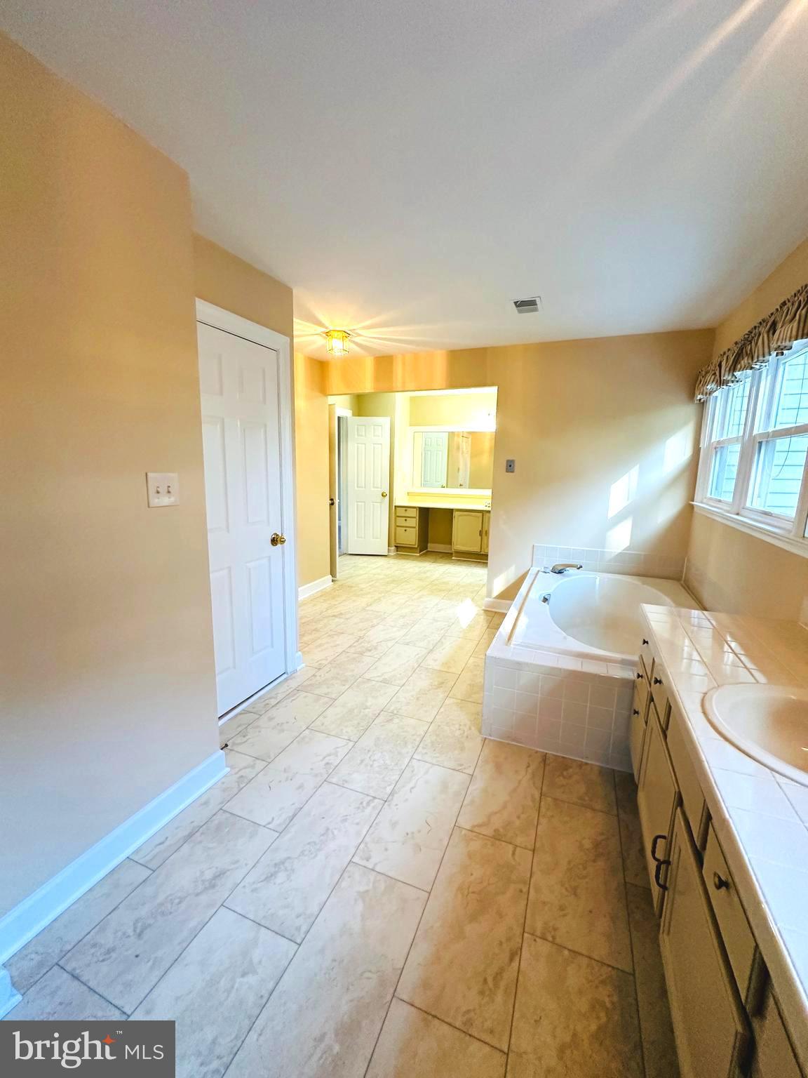 PT ROCKVILLE OUT RES. 3 - Residential Lease