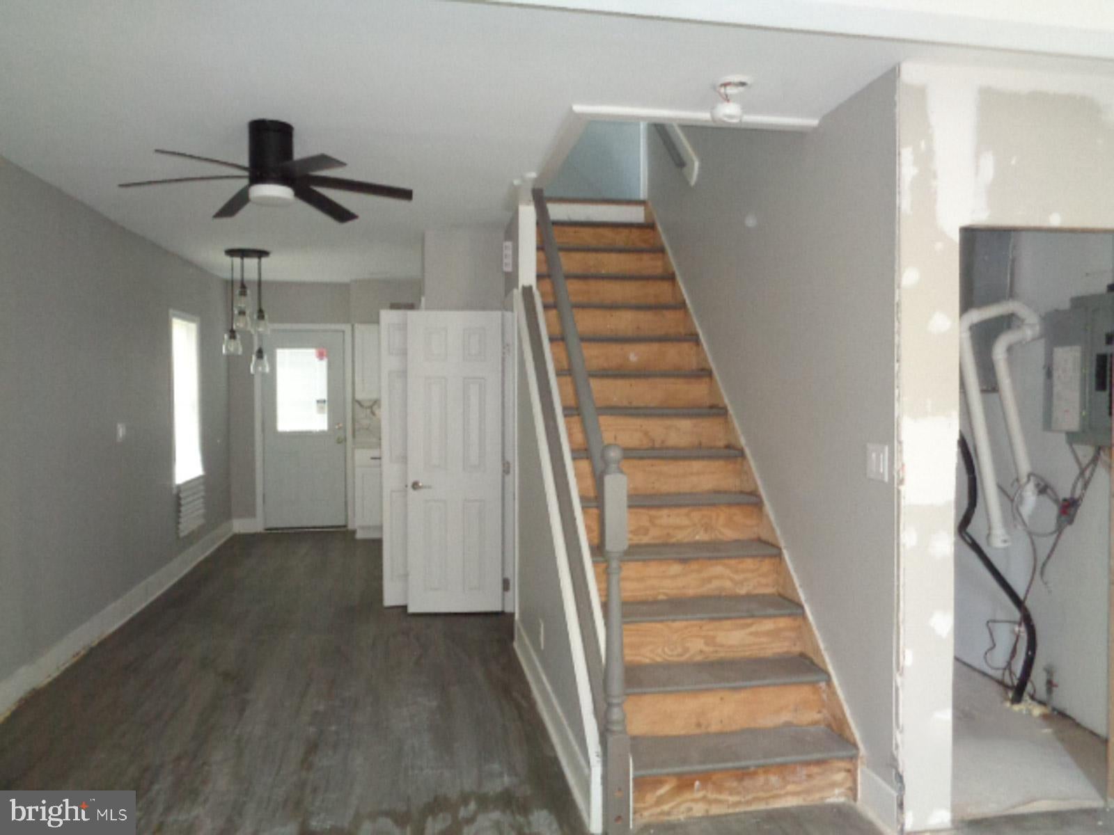 12 BRANDRIFF AVENUE