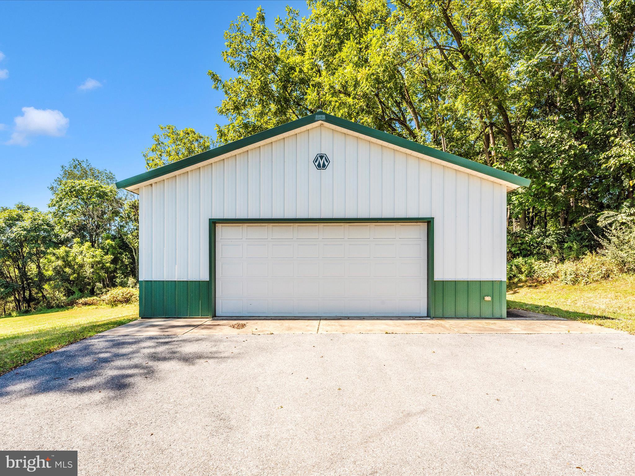 PICNIC WOODS ESTATES - Residential