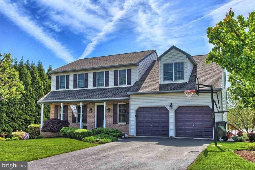 Beautiful one owner home that has been upgraded & maintained! Picture perfect curb appeal continues inside to the free flowing floor plan that lends itself to great family living or entertaining! Fresh new carpet and neutral decor throughout. Finished basement is great to lounge or watch games! Just two miles off I83 in the ever popular East End Of York!