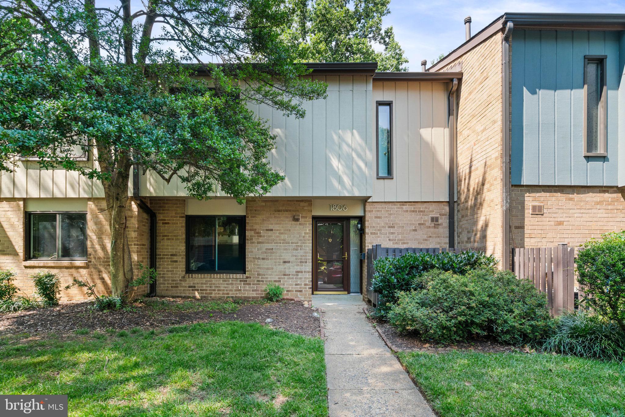 1806 IVY OAK 43