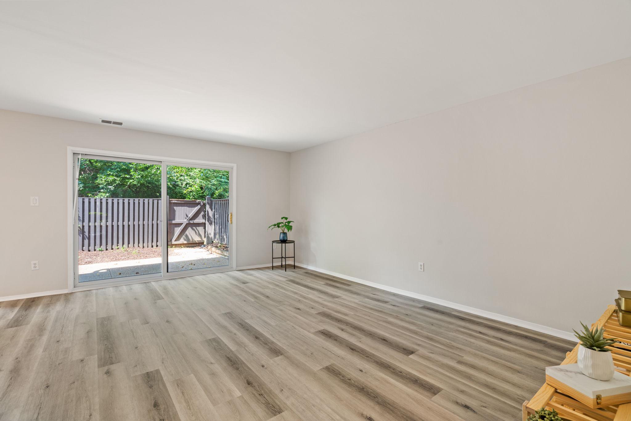 1806 IVY OAK 43
