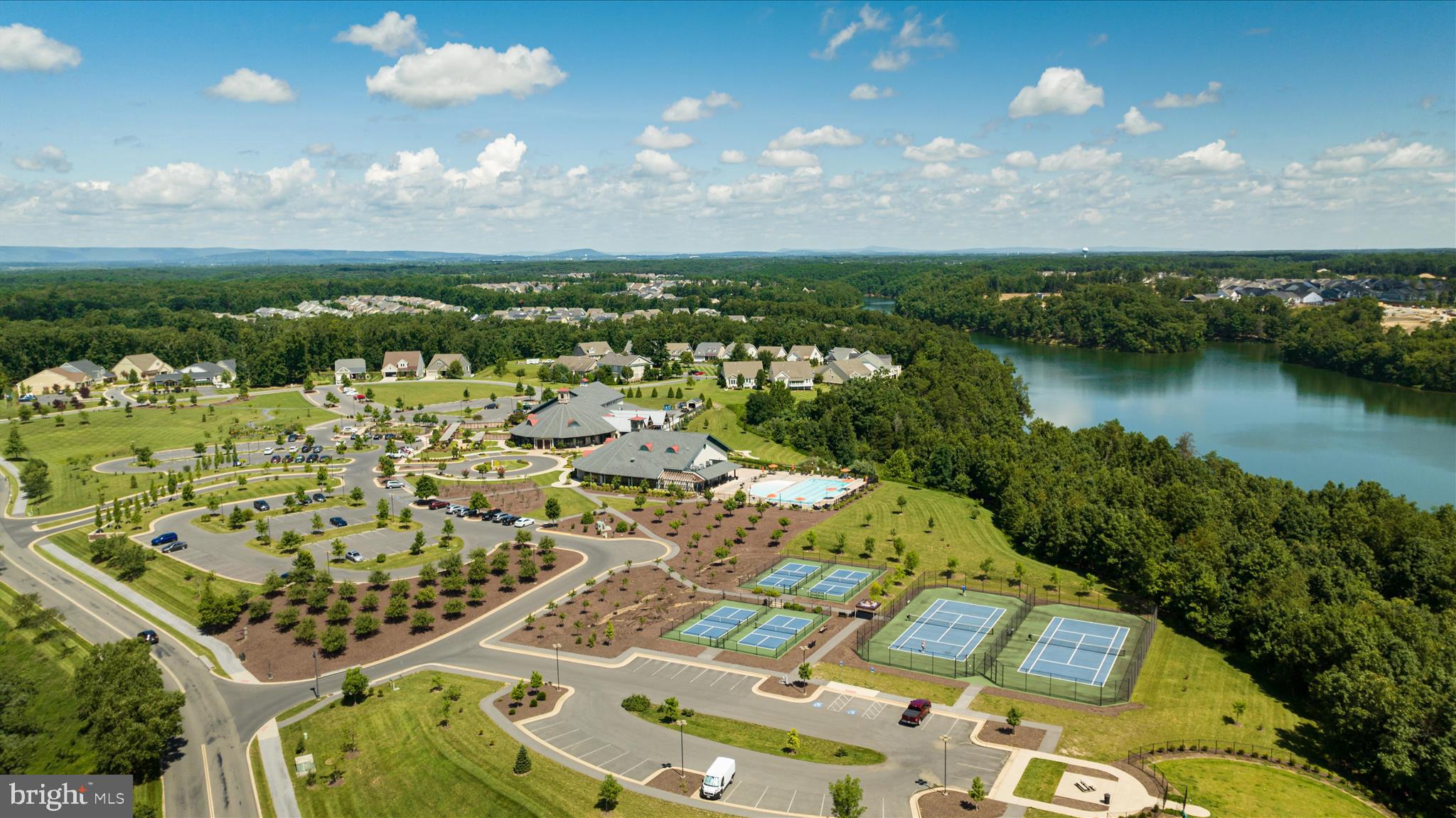 LAKE FREDERICK - Residential