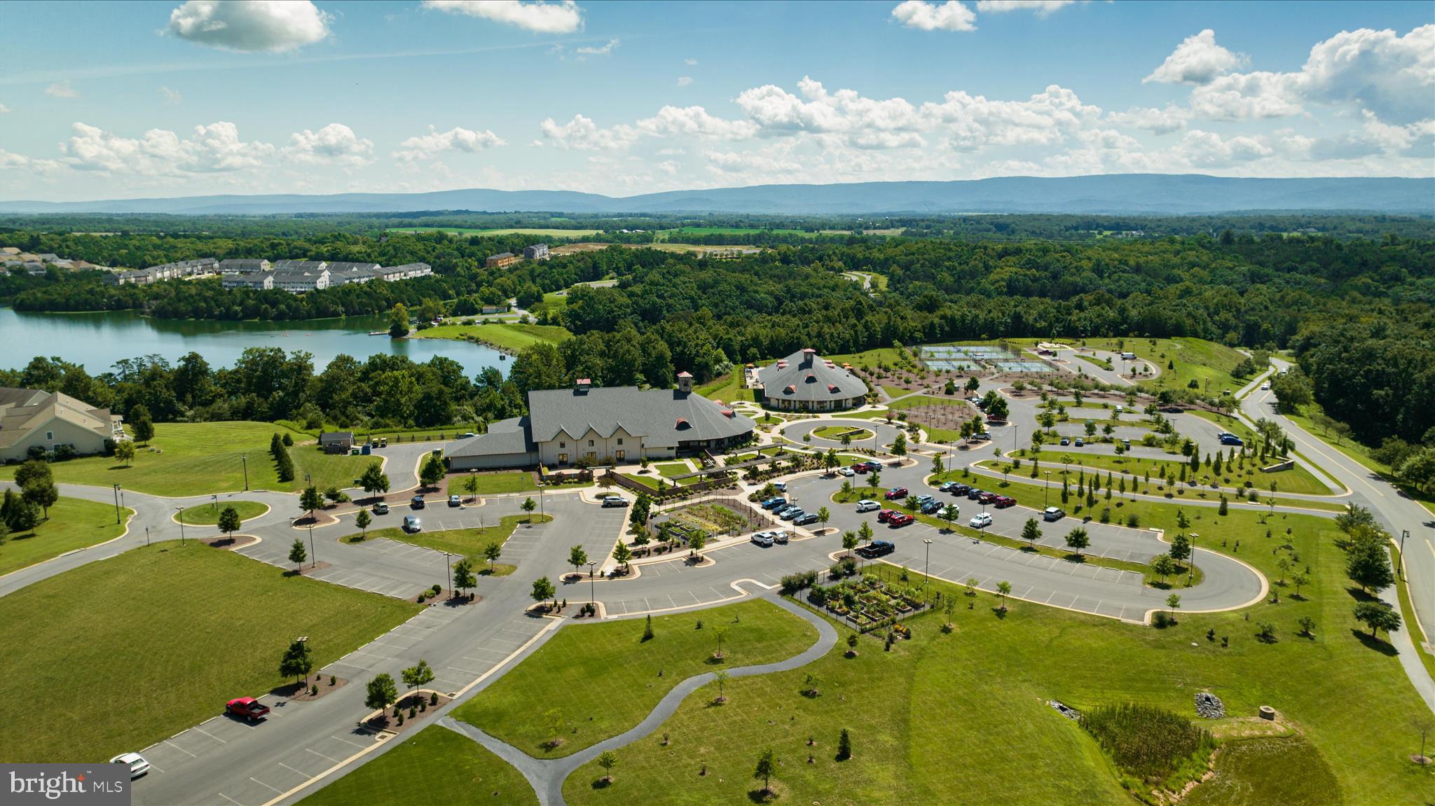 LAKE FREDERICK - Residential