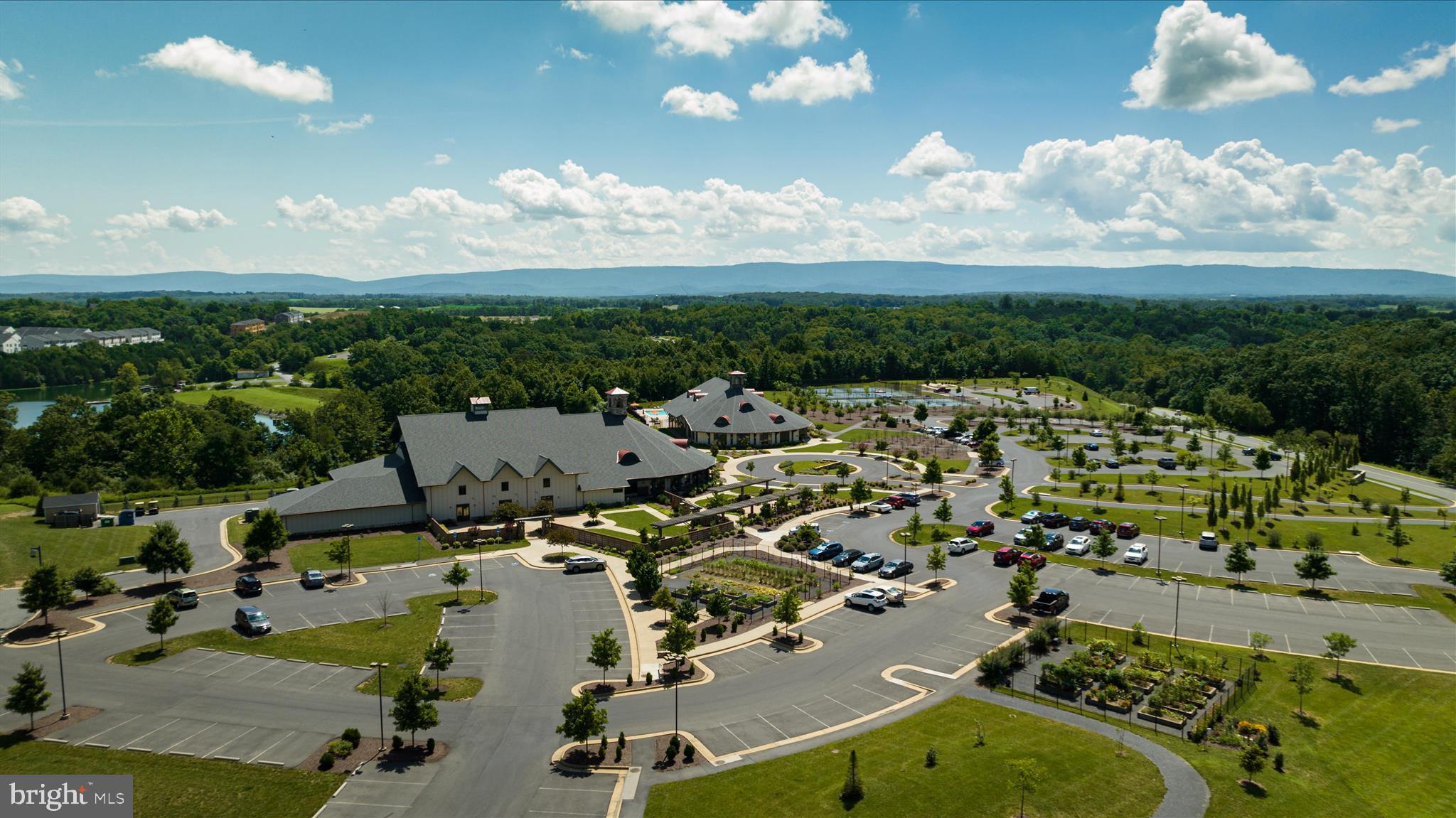 LAKE FREDERICK - Residential