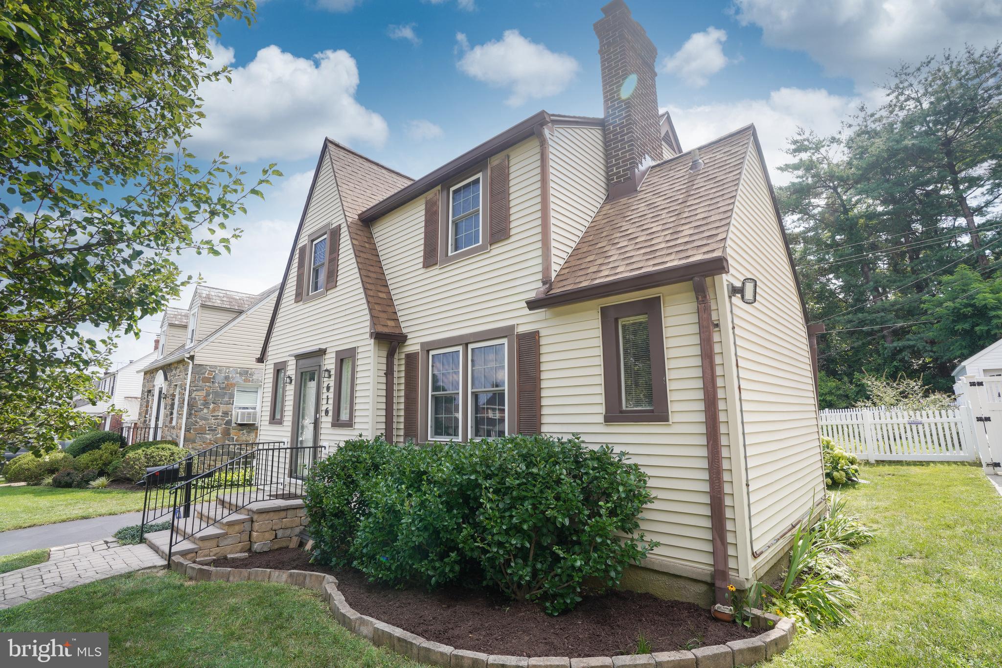 616 WARWICK ROAD