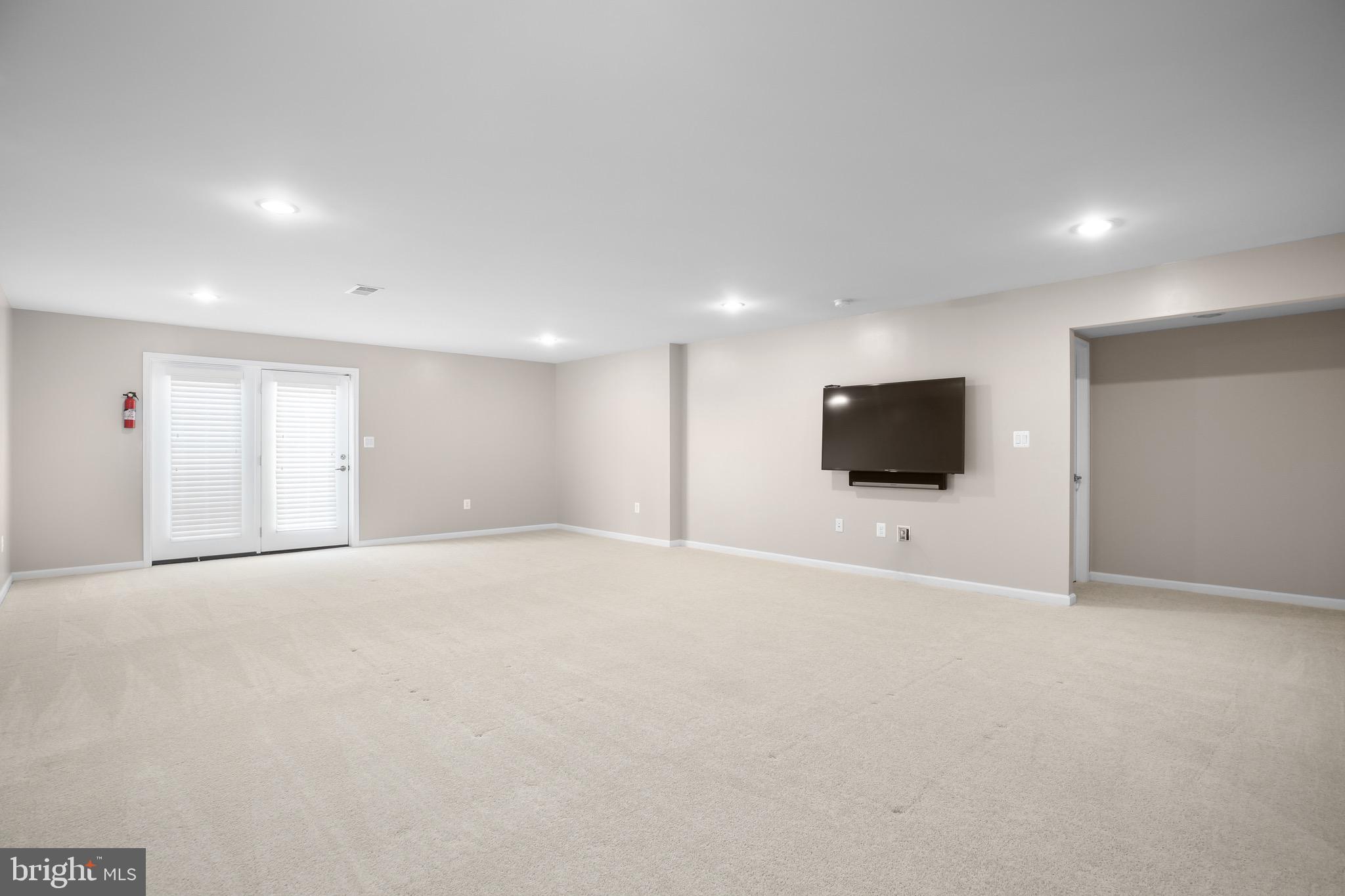 VIRGINIA HERITAGE AT LEE'S PARK - Residential