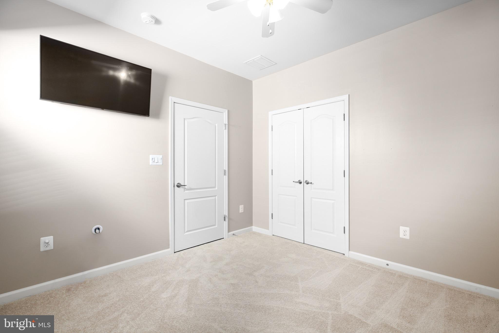 VIRGINIA HERITAGE AT LEE'S PARK - Residential