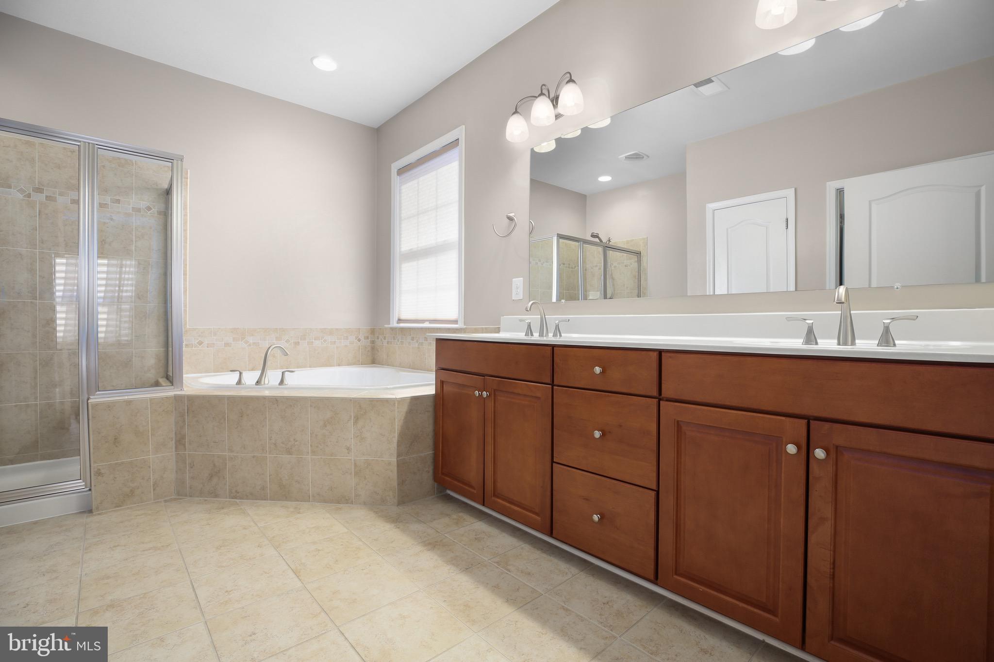 VIRGINIA HERITAGE AT LEE'S PARK - Residential