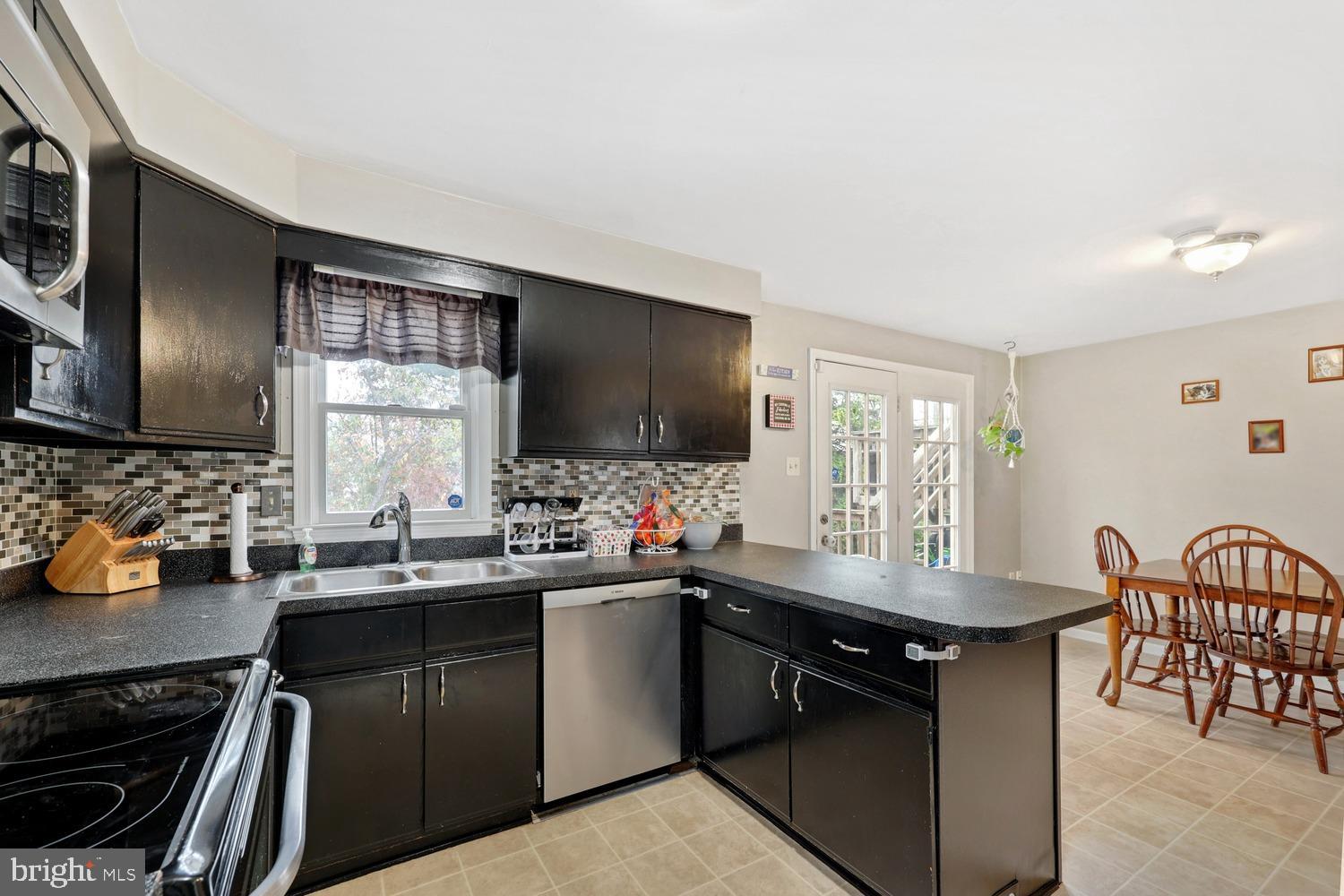 HENSEL STONE WOODS - Residential