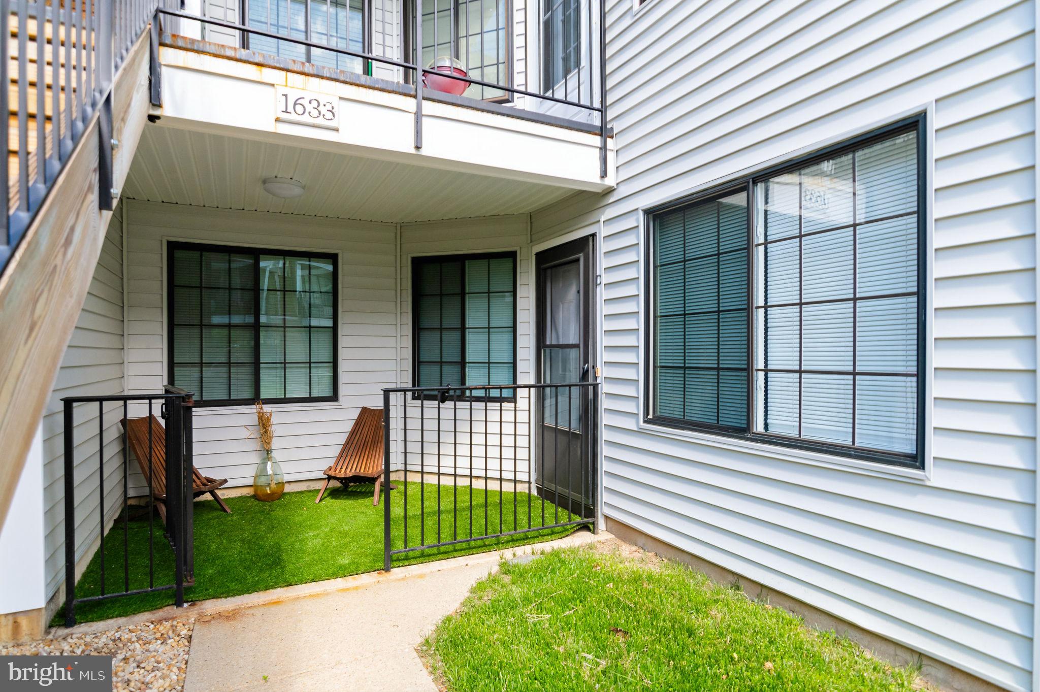 1633 CARRIAGE HOUSE TERRACE D