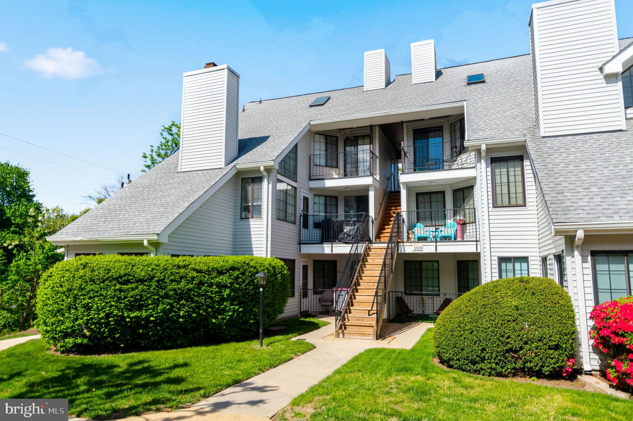 1633 CARRIAGE HOUSE TERRACE D