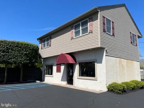 Photo of 140 Route 33, HAMILTON, NJ 08619 (MLS # NJME2052178)