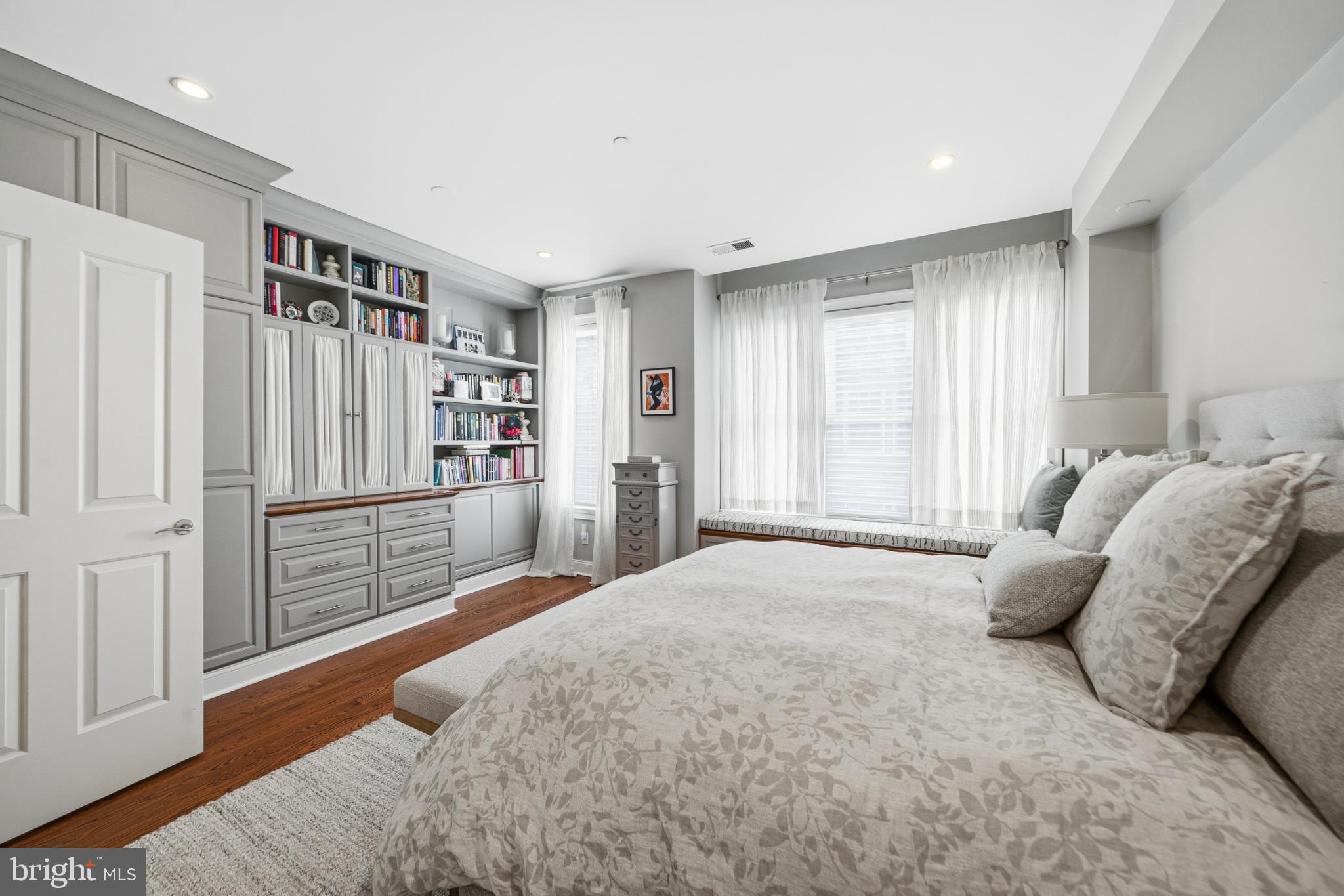 PHILADELPHIA - Residential