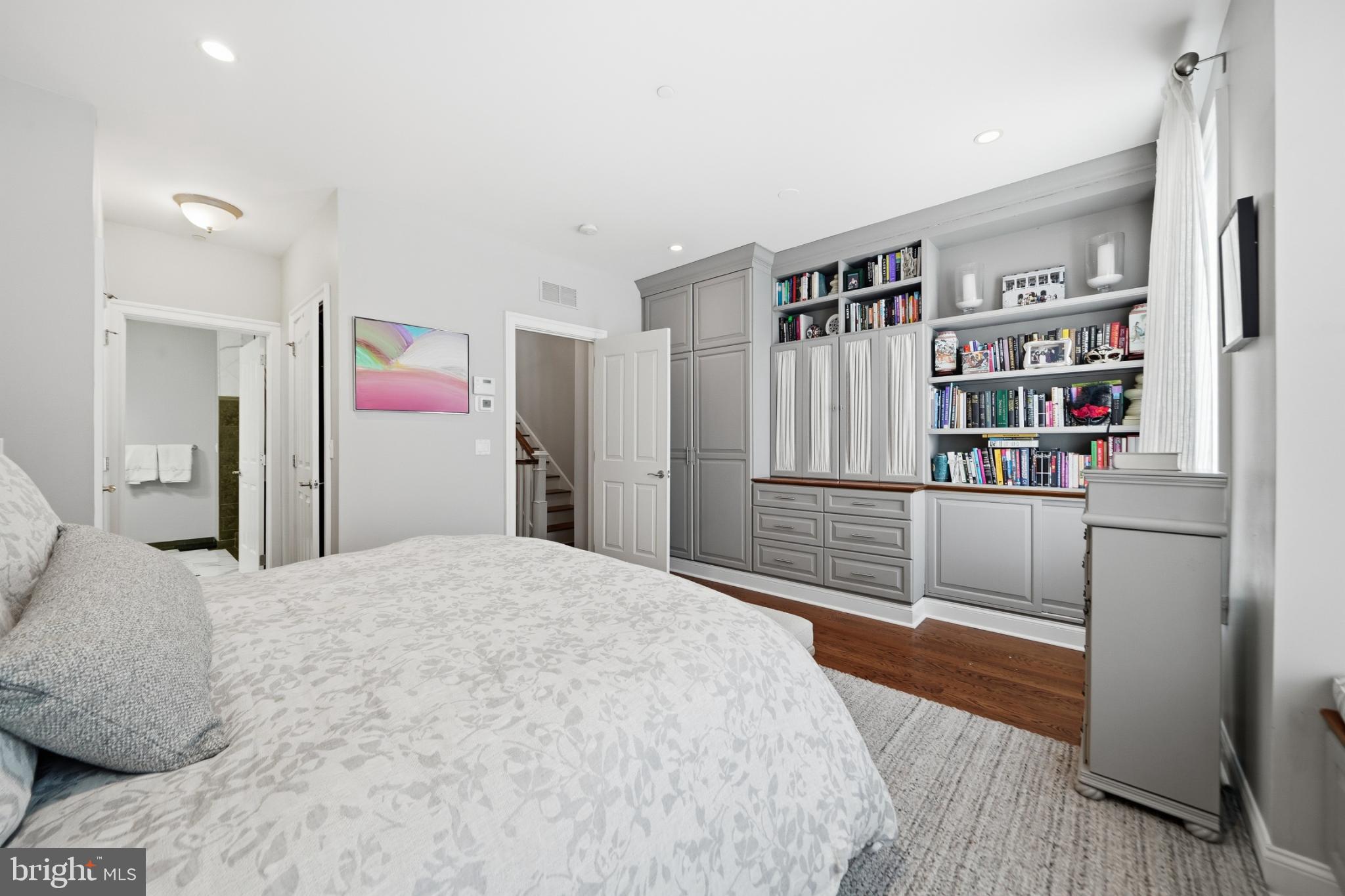 PHILADELPHIA - Residential