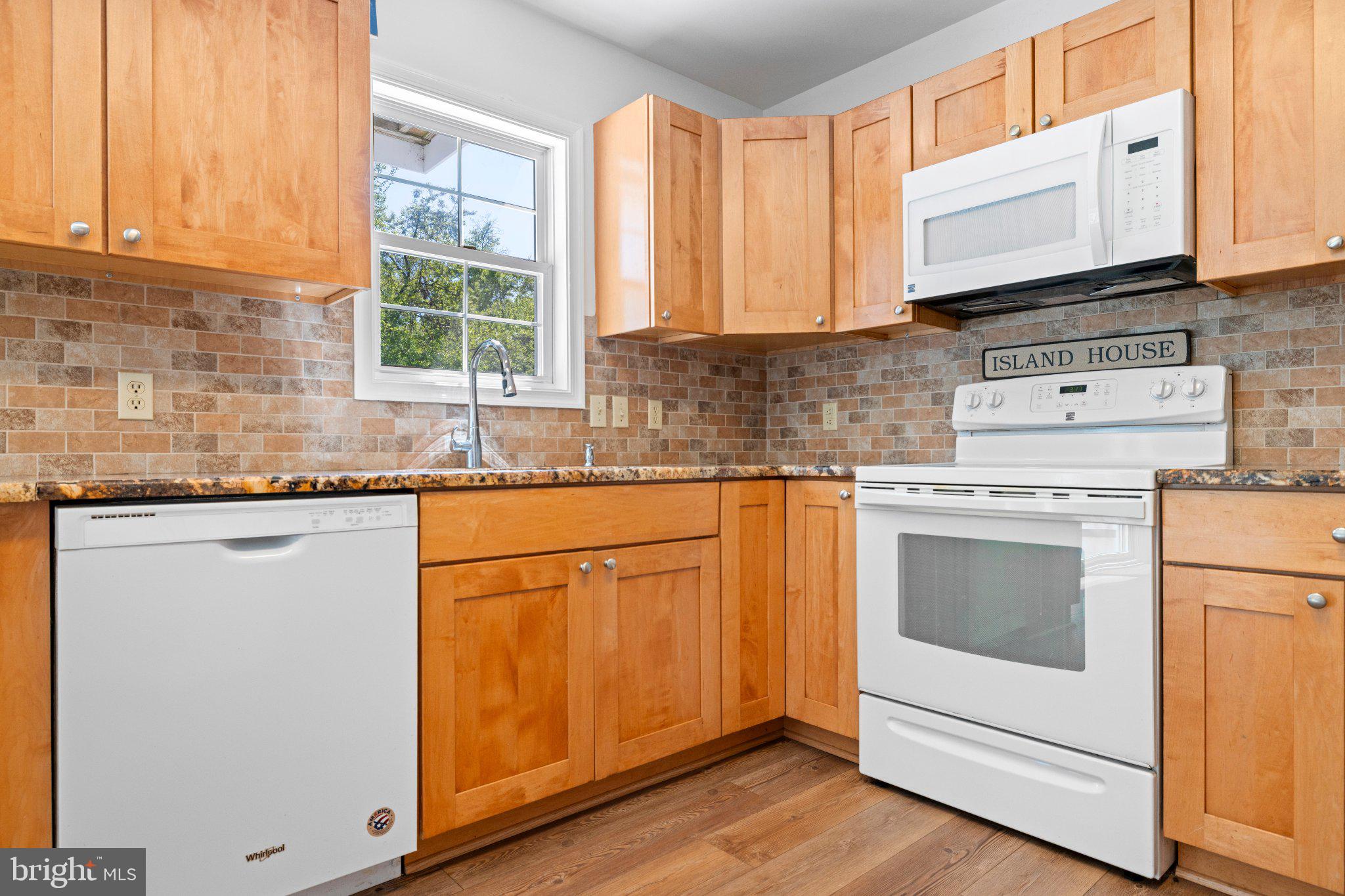 931 PETINOT PLACE