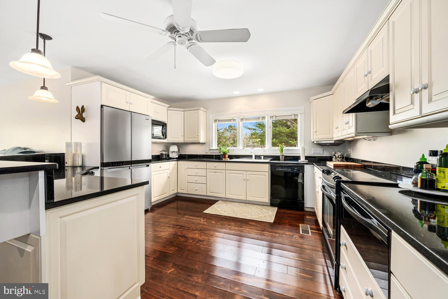 COOKE'S HOPE - Residential