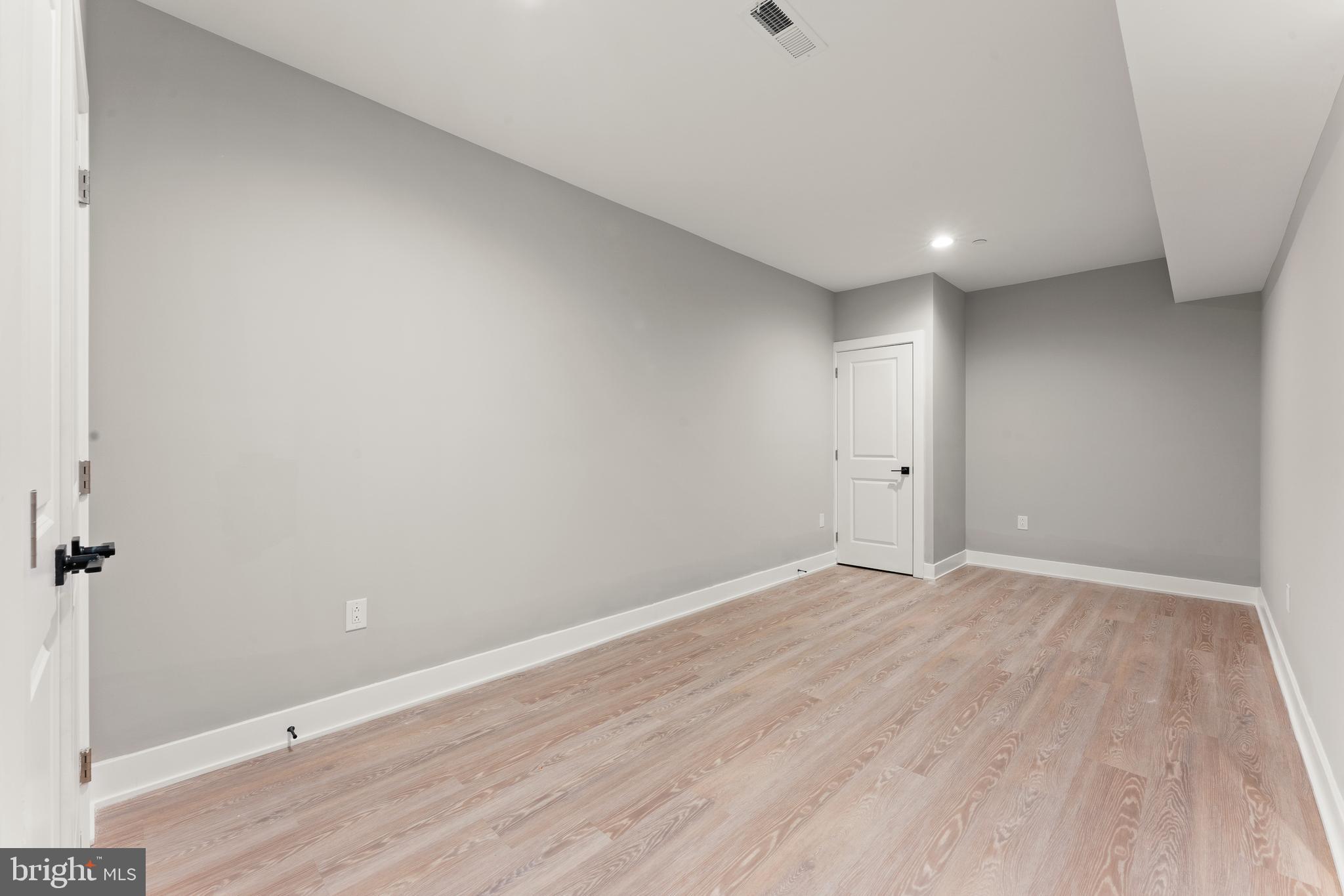 ROXBOROUGH - Residential