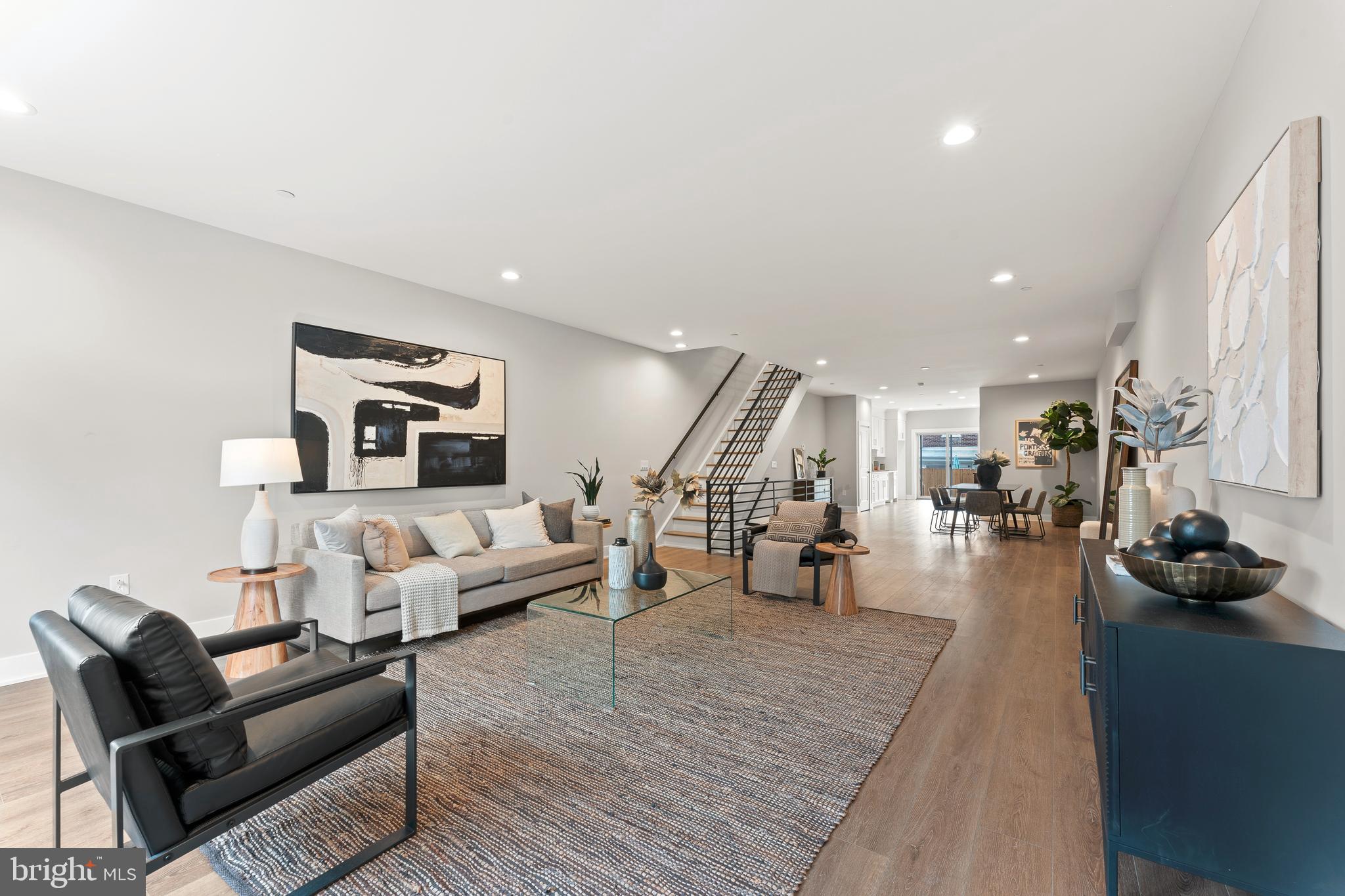 ROXBOROUGH - Residential