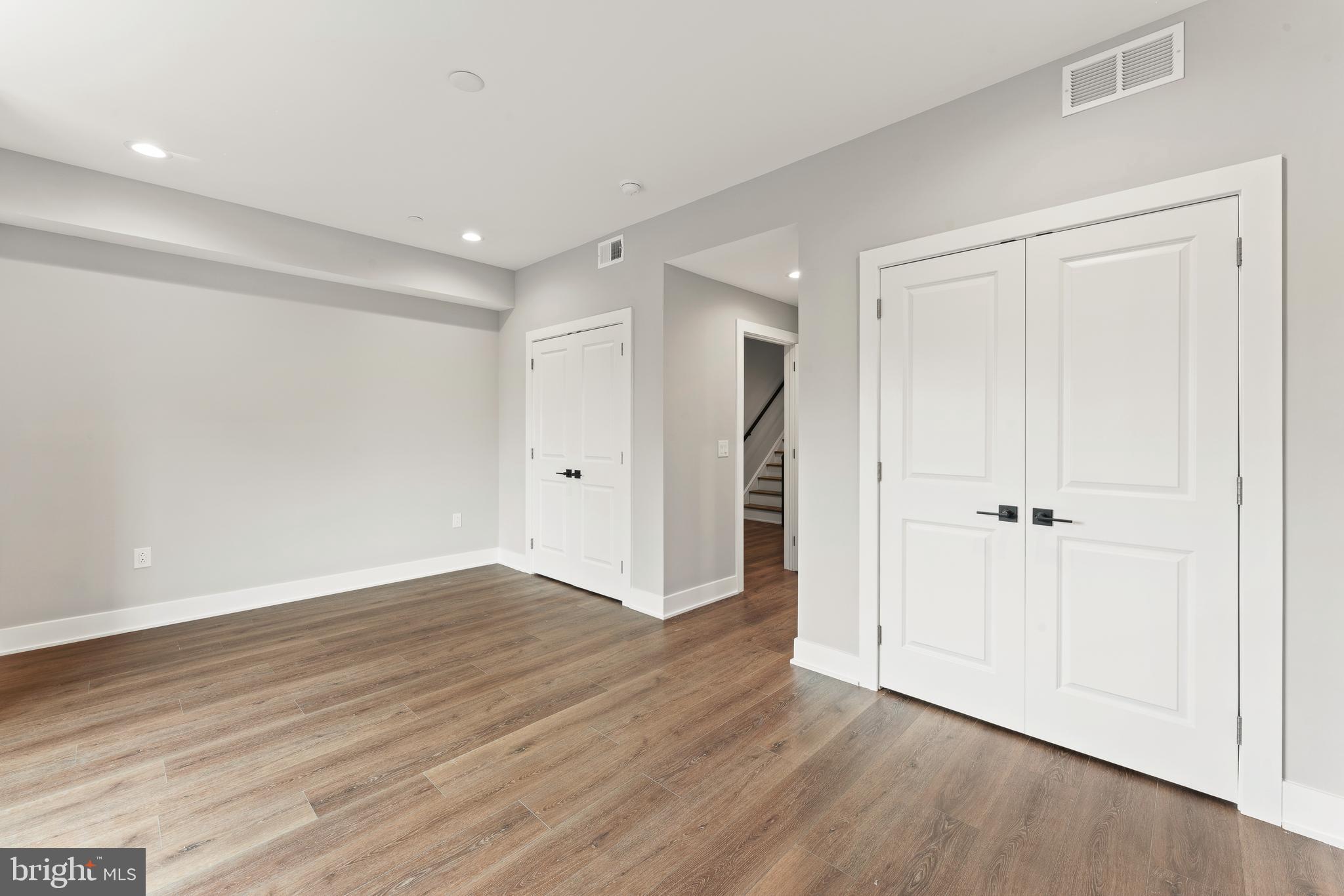ROXBOROUGH - Residential