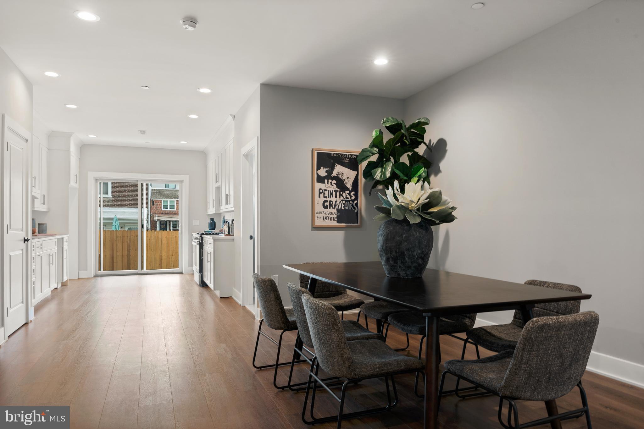 ROXBOROUGH - Residential
