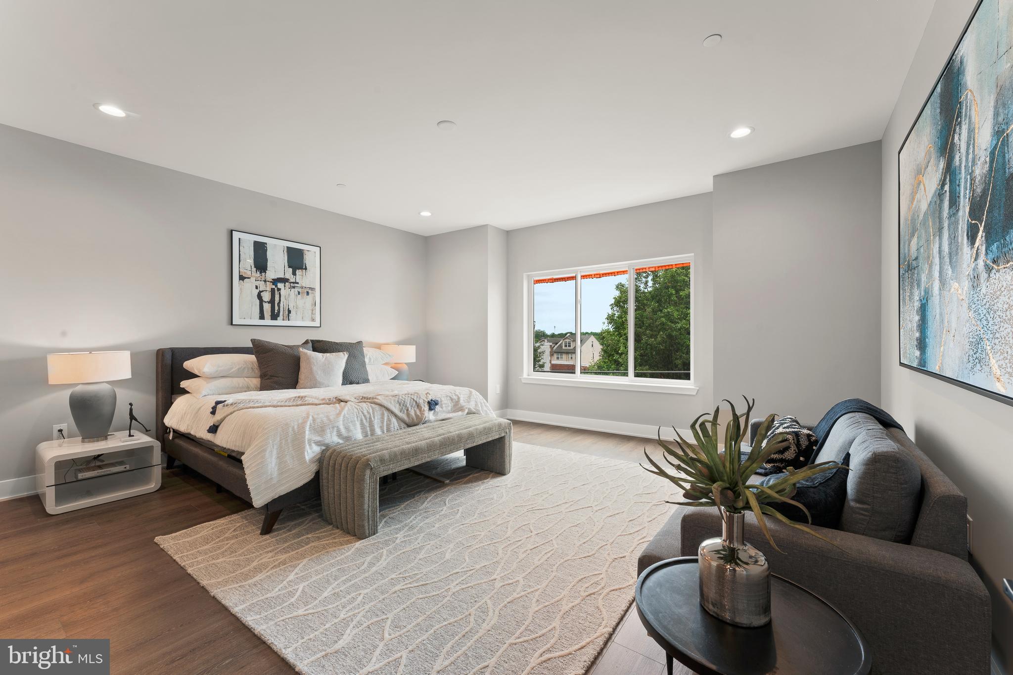 ROXBOROUGH - Residential