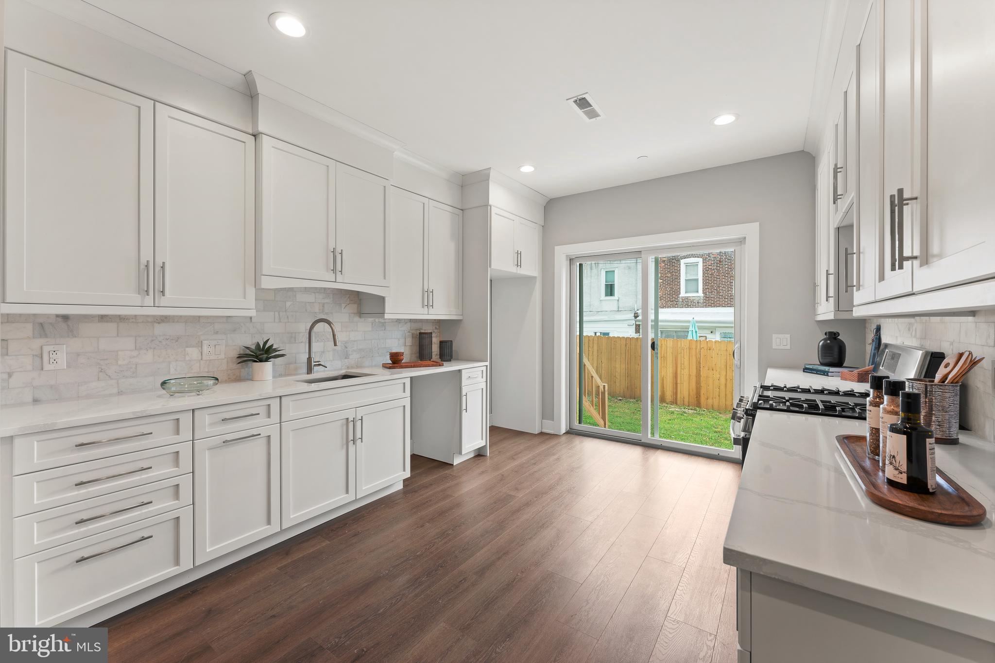 ROXBOROUGH - Residential