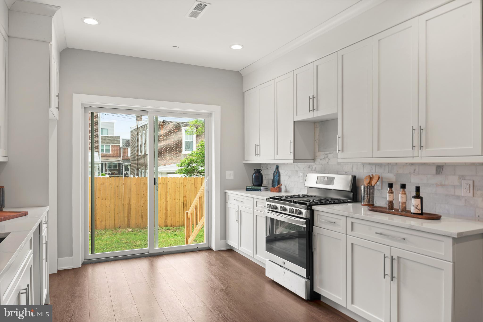 ROXBOROUGH - Residential
