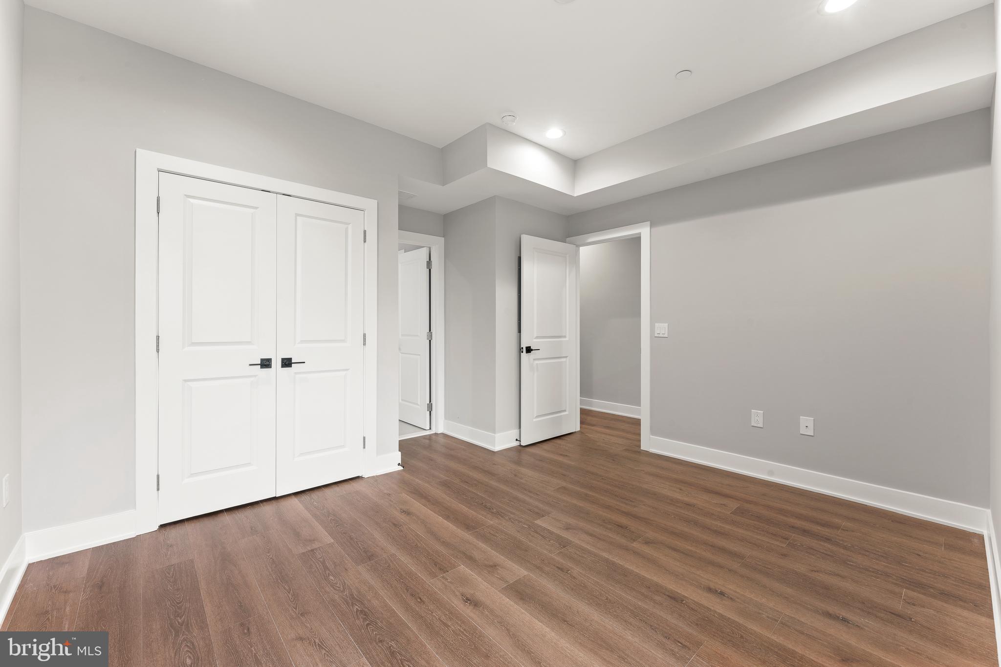 ROXBOROUGH - Residential