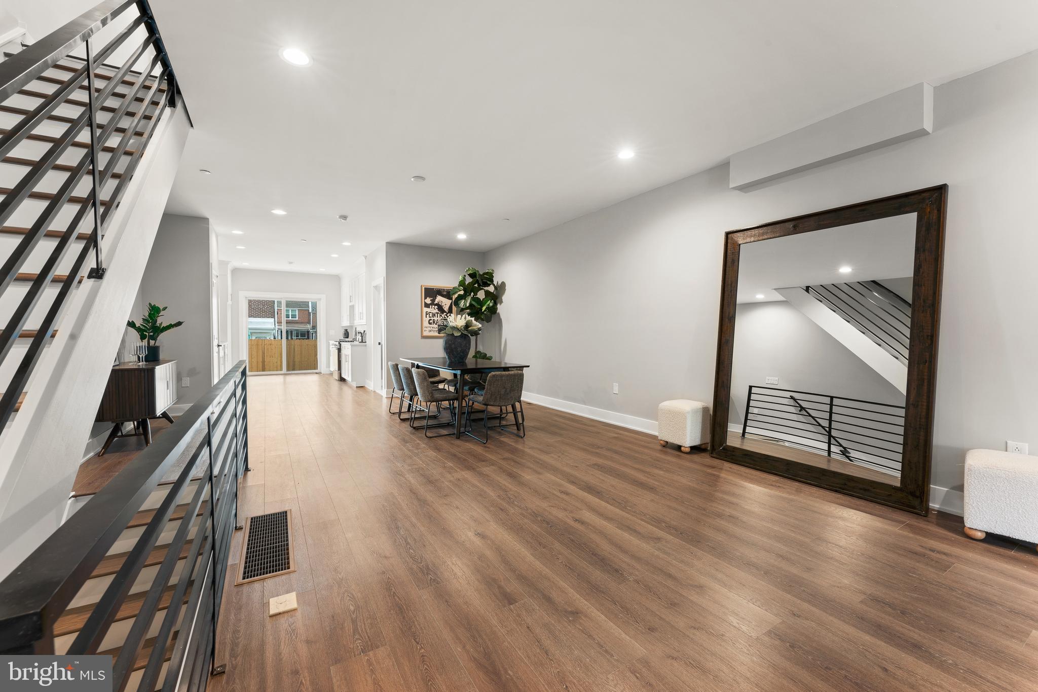 ROXBOROUGH - Residential