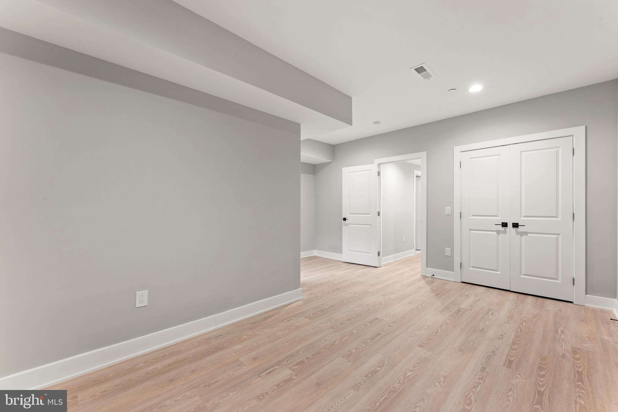 ROXBOROUGH - Residential